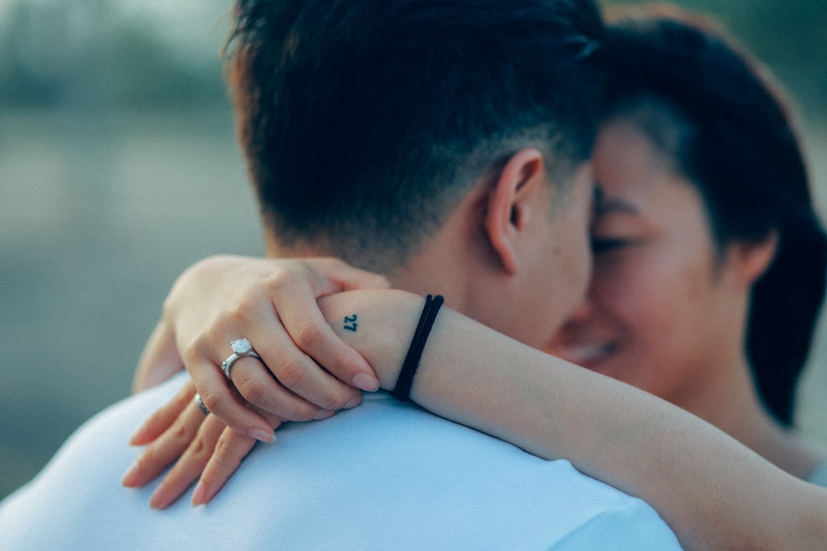 Leo and Libra Compatibility: Friendship, Love & Business