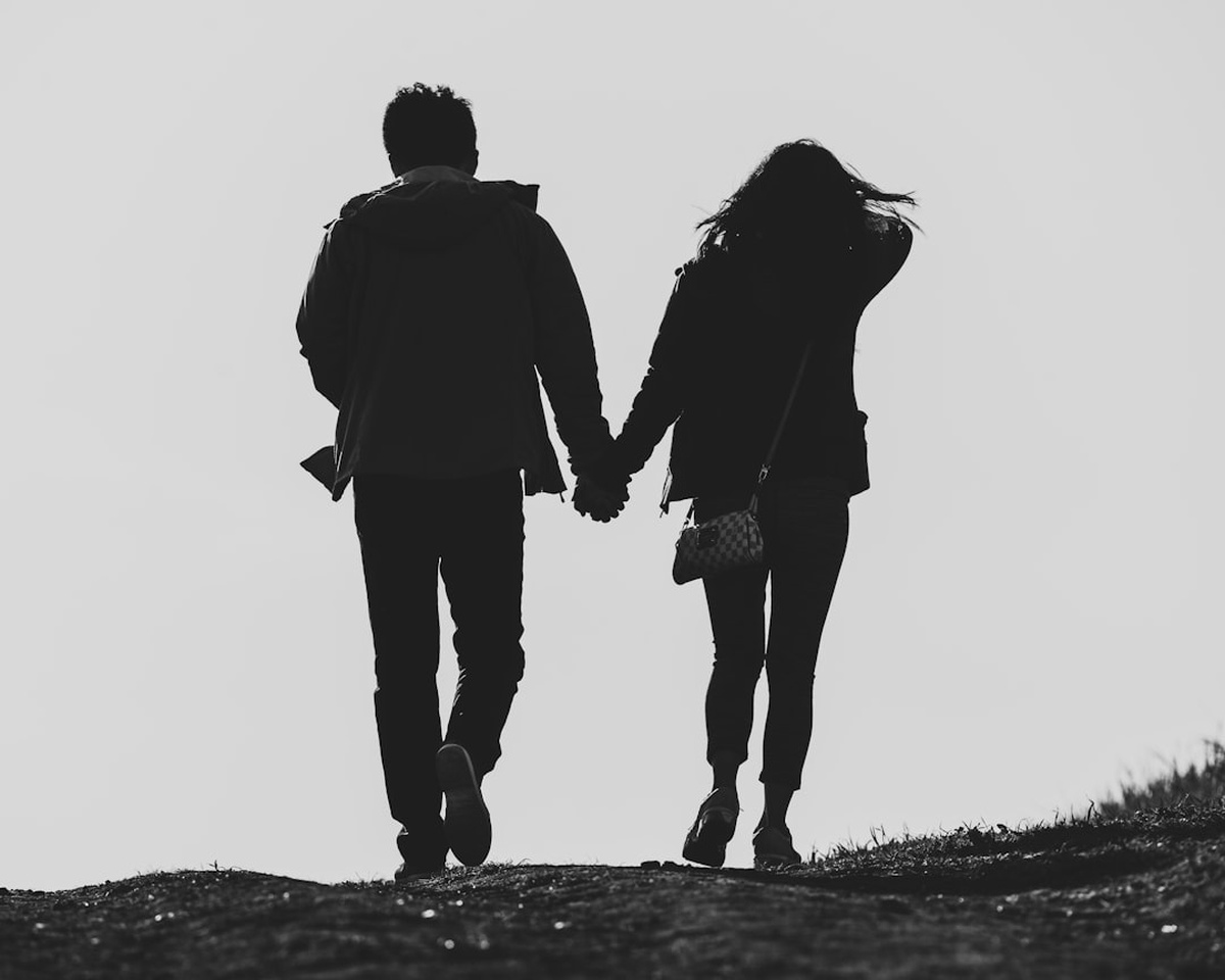 Aquarius and Cancer Compatibility 2026 รขโฌโ Love, Friendship & Business Insights