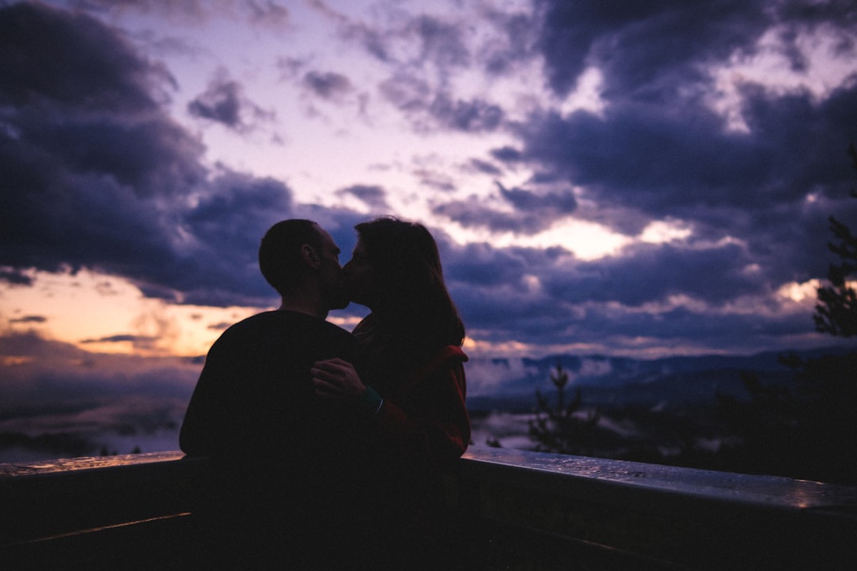 Aquarius and Pisces Compatibility 2026 รขโฌโ Love, Friendship & Business Insights