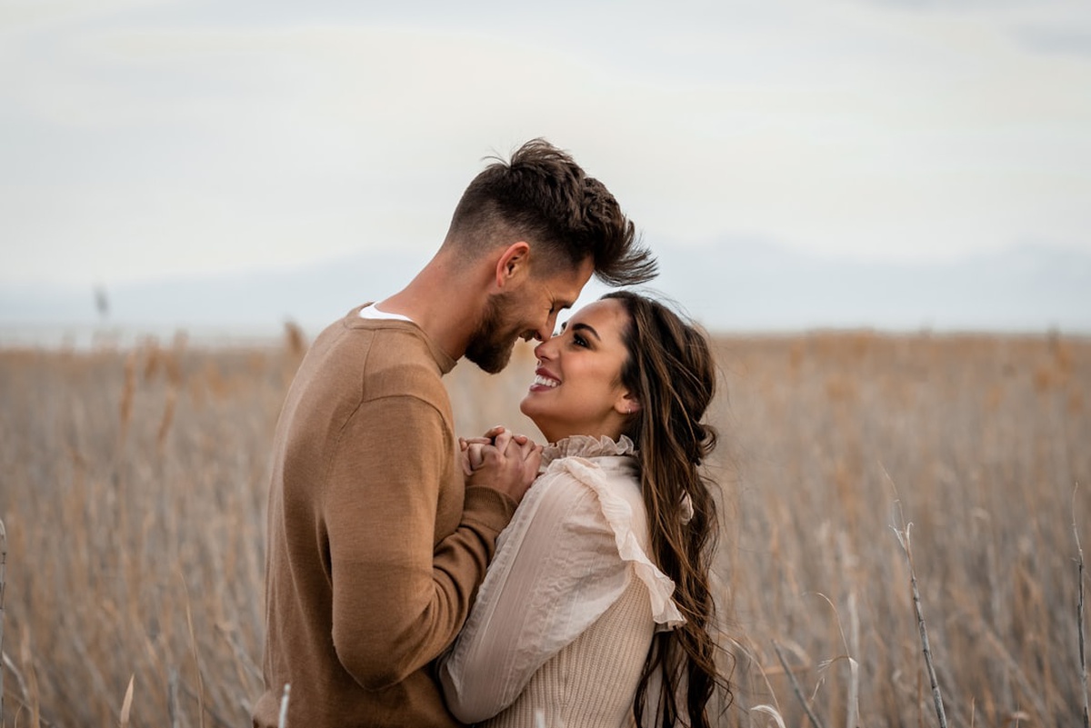 Taurus and Gemini Compatibility: Friendship, Love & Business